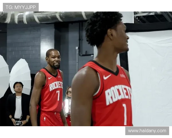 杜兰特为球队降薪三千万阿门惊讶称没想到他如此慷慨